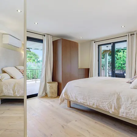 Maison St Tropez Dans Les Vignes