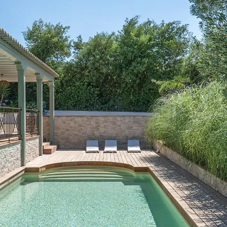 Maison St Tropez Dans Les Vignes 别墅