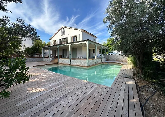 Maison St Tropez Dans Les Vignes