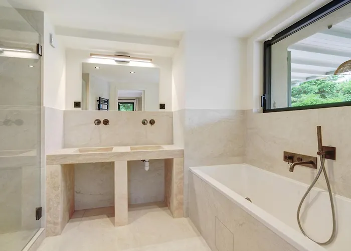 Maison St Tropez Dans Les Vignes *