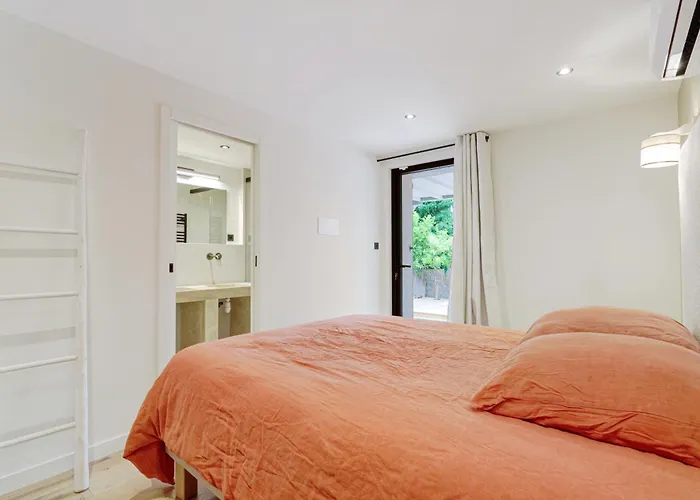 Maison St Tropez Dans Les Vignes * סן טרופז